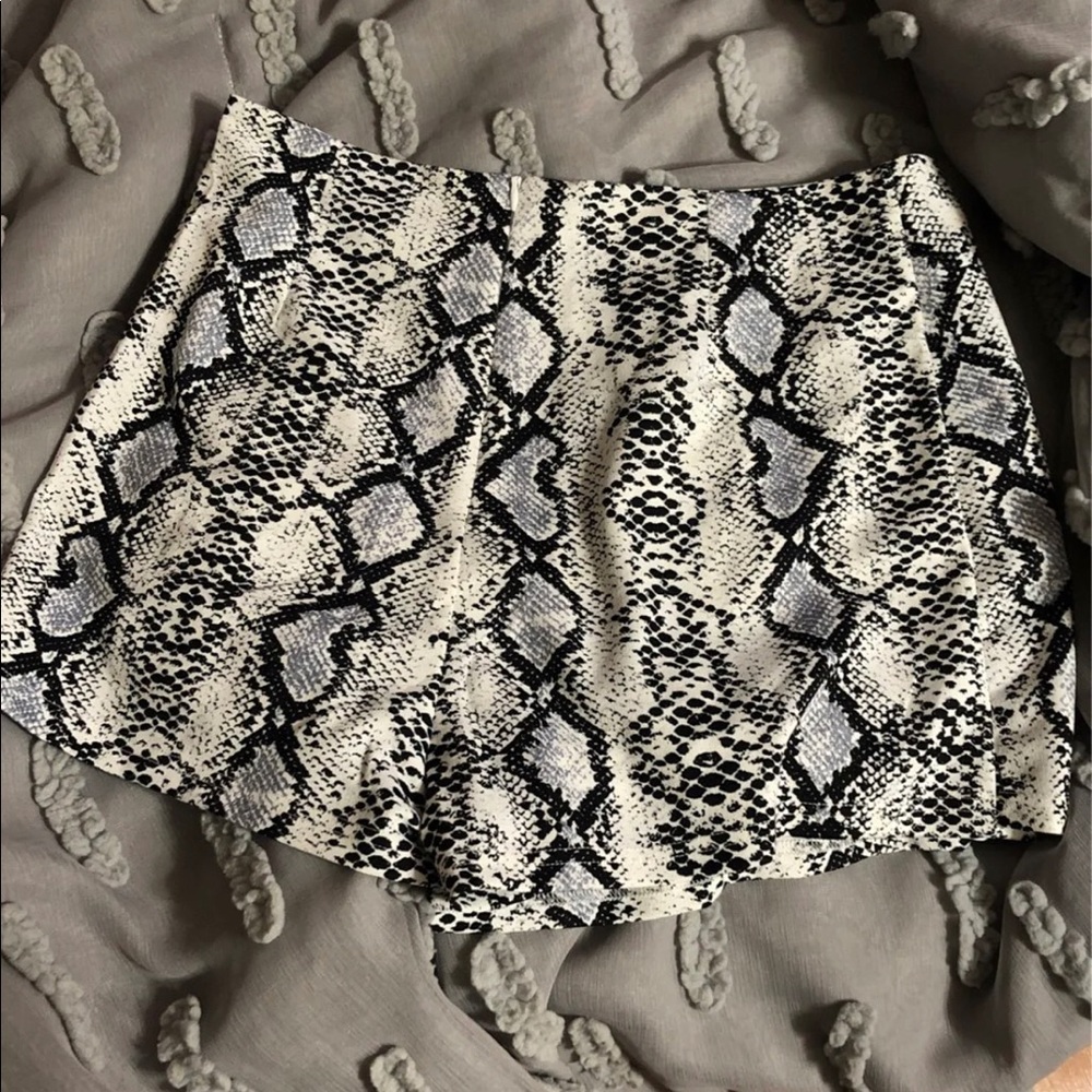 Bottoms - Picture 3 of 3